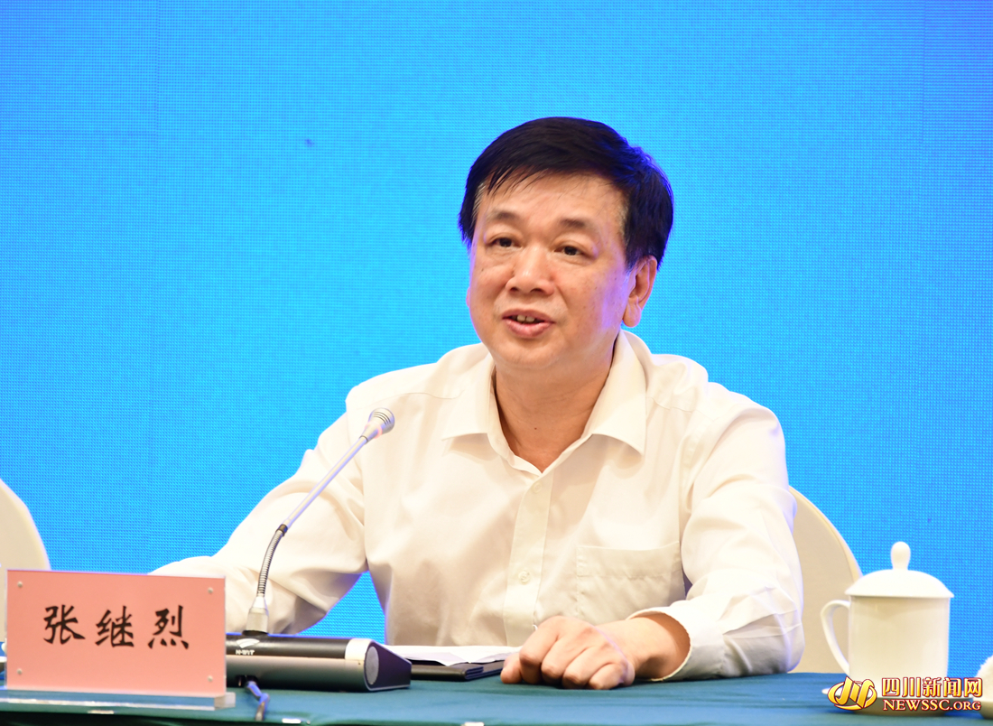 尊龙官网电气集团副总经理、党组成员张继烈_副本.jpg